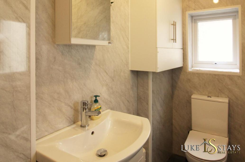 Luke - Nicholson Terrace Apartment *